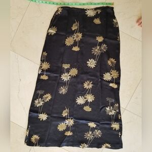 JC Love Satin Woven Floral Print A-line Skirt. Size M.